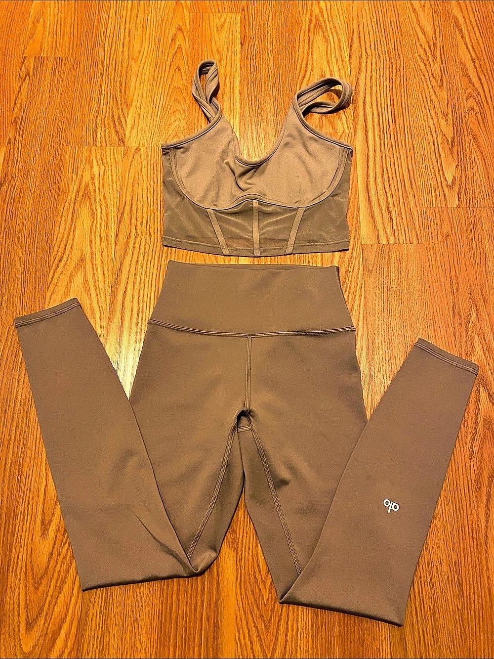 Alo Yoga Airbrush Corset Mesh Bra & Airlift 7/8 Leggings Set Taupe in Small EUC